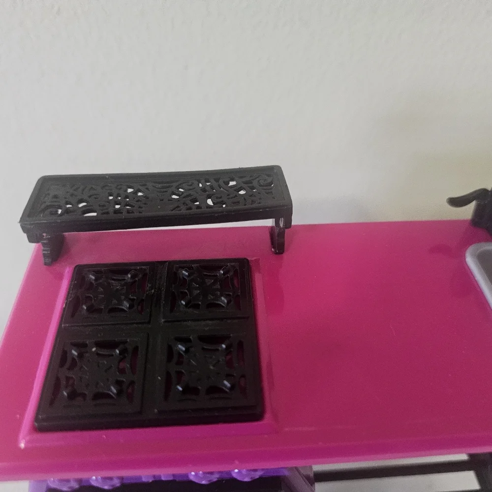 ☠ Monster High Home Ick Coffin Kitchen Sink, Oven and Stove. - Picture 3 of 9